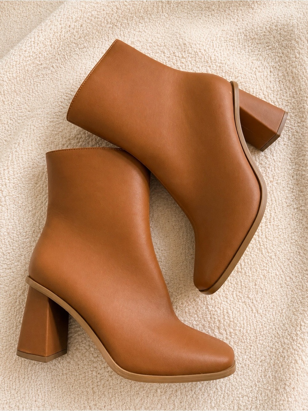 NWOT Tan Faux Leather Block Heel Ankle Boots Size 9